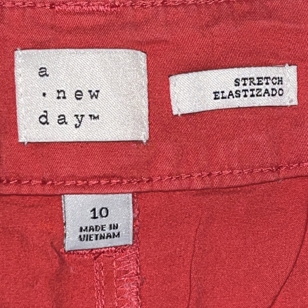 A New Day High-Rise Chino Shorts Belted Red Women’s Size 10 - Picture 6 of 9